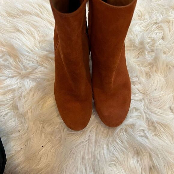 Schutz Ravan suede booties rust brown size 9 heeled from Revolve - Picture 2 of 11